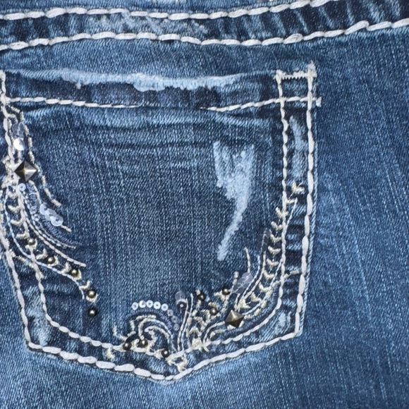 Silver SUKI Women’s 32X30 Dark Wash Fading Rivets Sequins Mid-Rise Bootcut - Picture 4 of 9